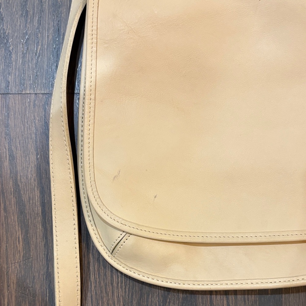 Coach Elegant Tan Crossbody Bag - Picture 7 of 10